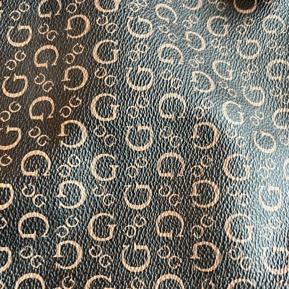 Guess Purse - Picture 6 of 6